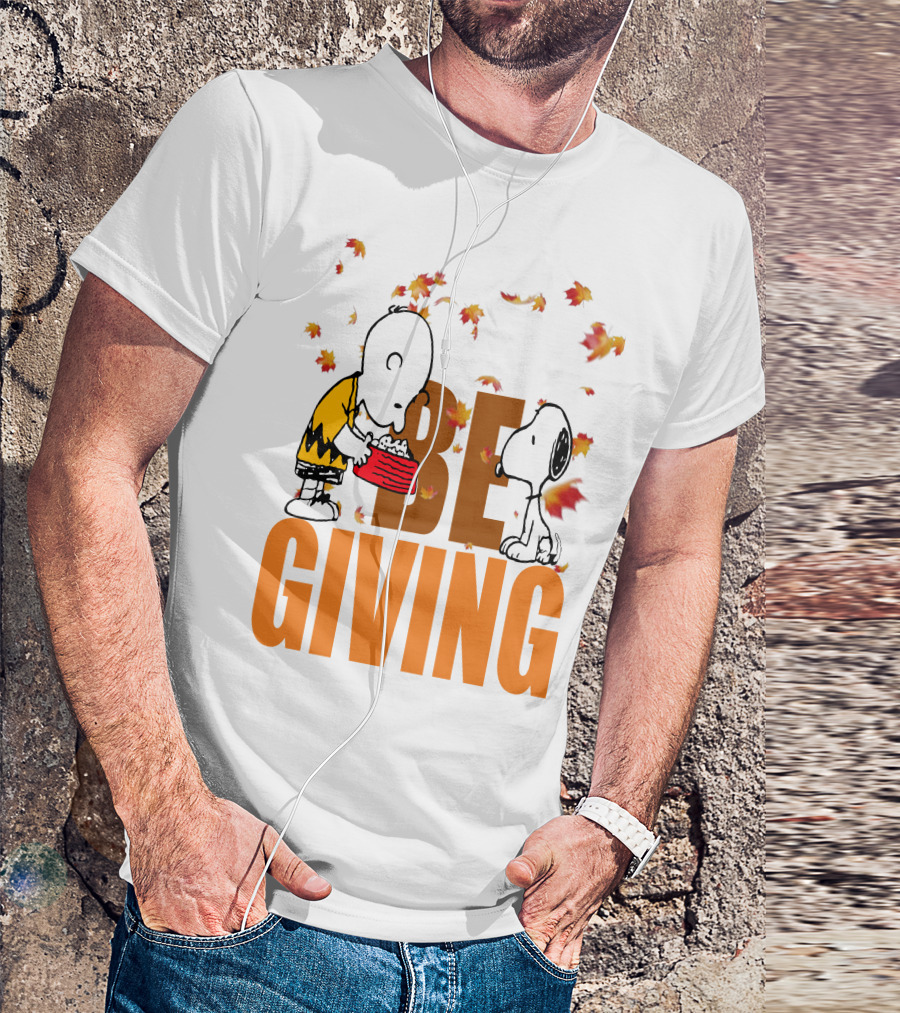 Charlie Brown And Snoopy Be Giving Thanksgiving Day Leaves T-Shirt