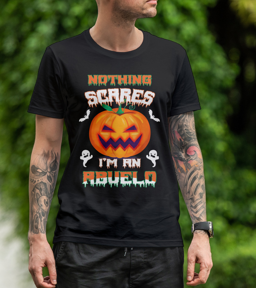 Nothing Scares I'm An Abuelo Halloween Pumpkin Ghosts And Bats T-Shirt