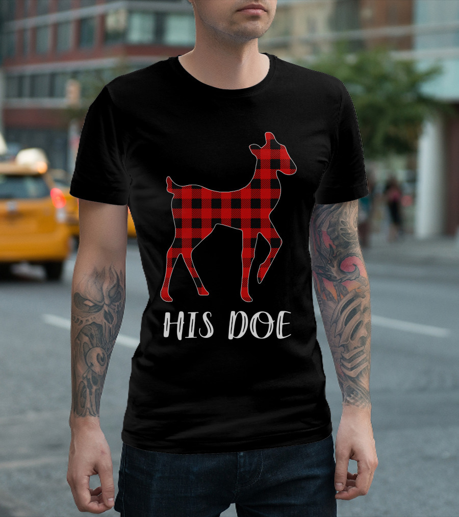 His Doe Her Buck Plaid Christmas Matching Couple Black And Red Buffalo Check Deer T-Shirt