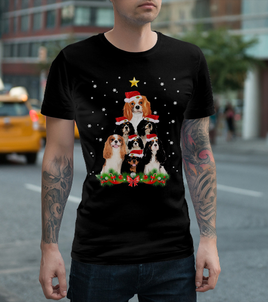 Cavalier King Christmas Tree With Santa Hat Dogs And Snowflakes T-Shirt
