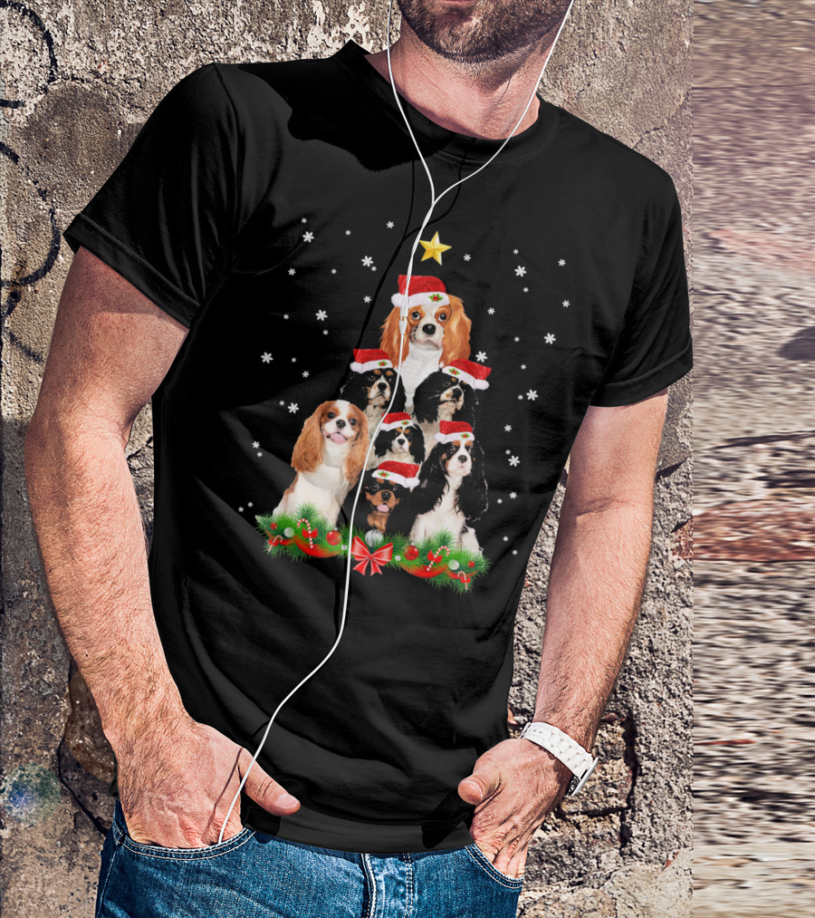 Cavalier King Christmas Tree With Santa Hat Dogs And Snowflakes T-Shirt