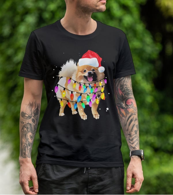 Pomeranian With Santa Hat And Colorful Christmas Lights T-Shirt
