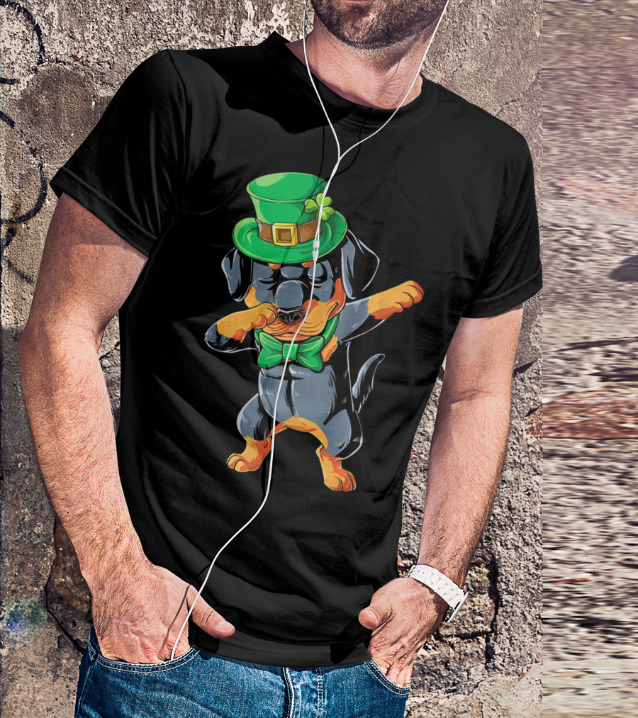 Rottweiler Dabbing Green Leprechaun Hat St Patrick's Day Bow Tie T-Shirt