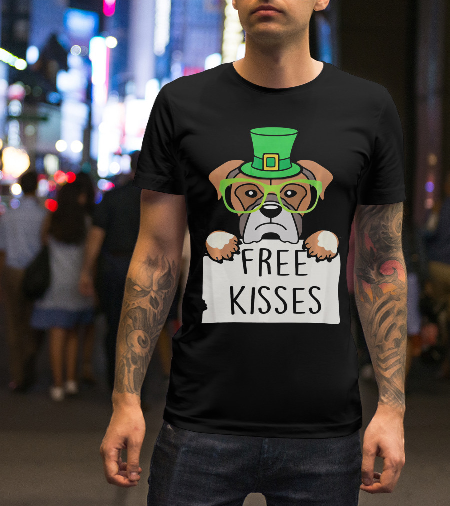 Free Kisses Boxer Dog Leprechaun St Patrick Hat Green Glasses T-Shirt