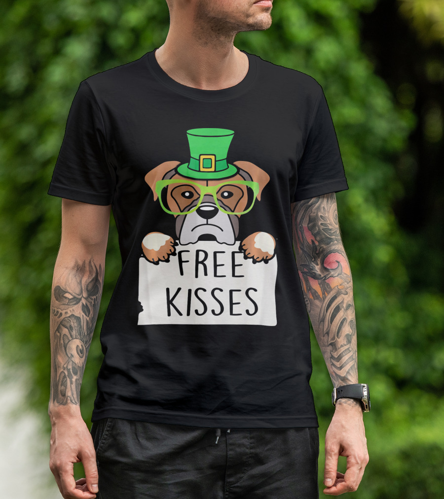 Free Kisses Boxer Dog Leprechaun St Patrick Hat Green Glasses T-Shirt