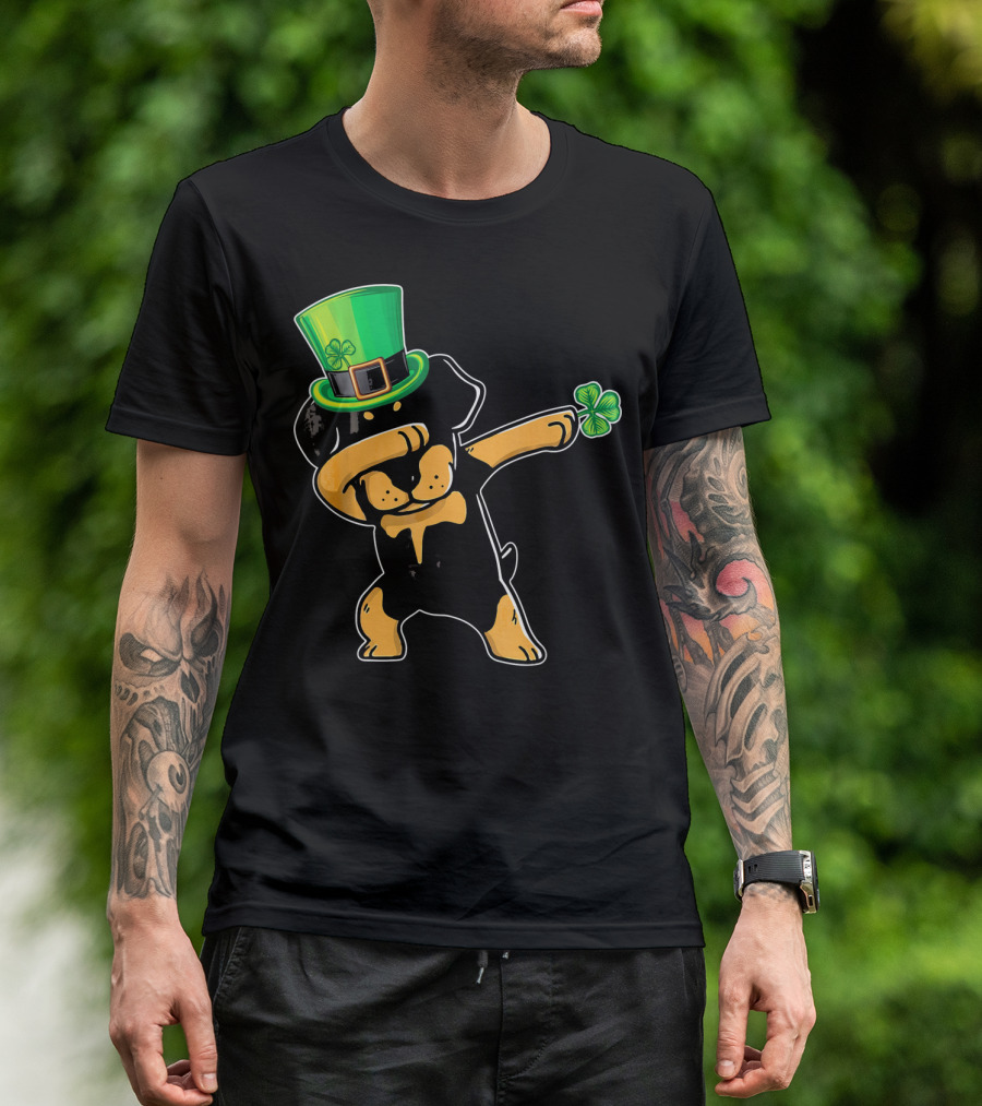 Funny St. Patrick's Day Rottweiler Dab Dabbing Dance With Green Hat And Shamrock T-Shirt