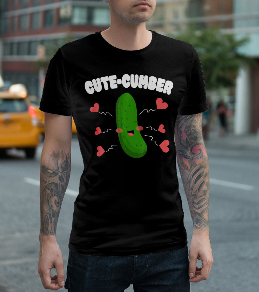 CUTECUMBER FUNNY VALENTINES DAY CUCUMBER HEARTS AND SMILES T-Shirt