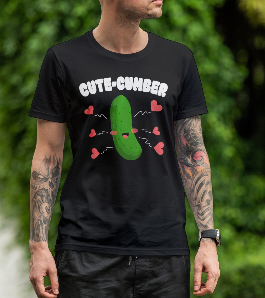 CUTECUMBER FUNNY VALENTINES DAY CUCUMBER HEARTS AND SMILES T-Shirt