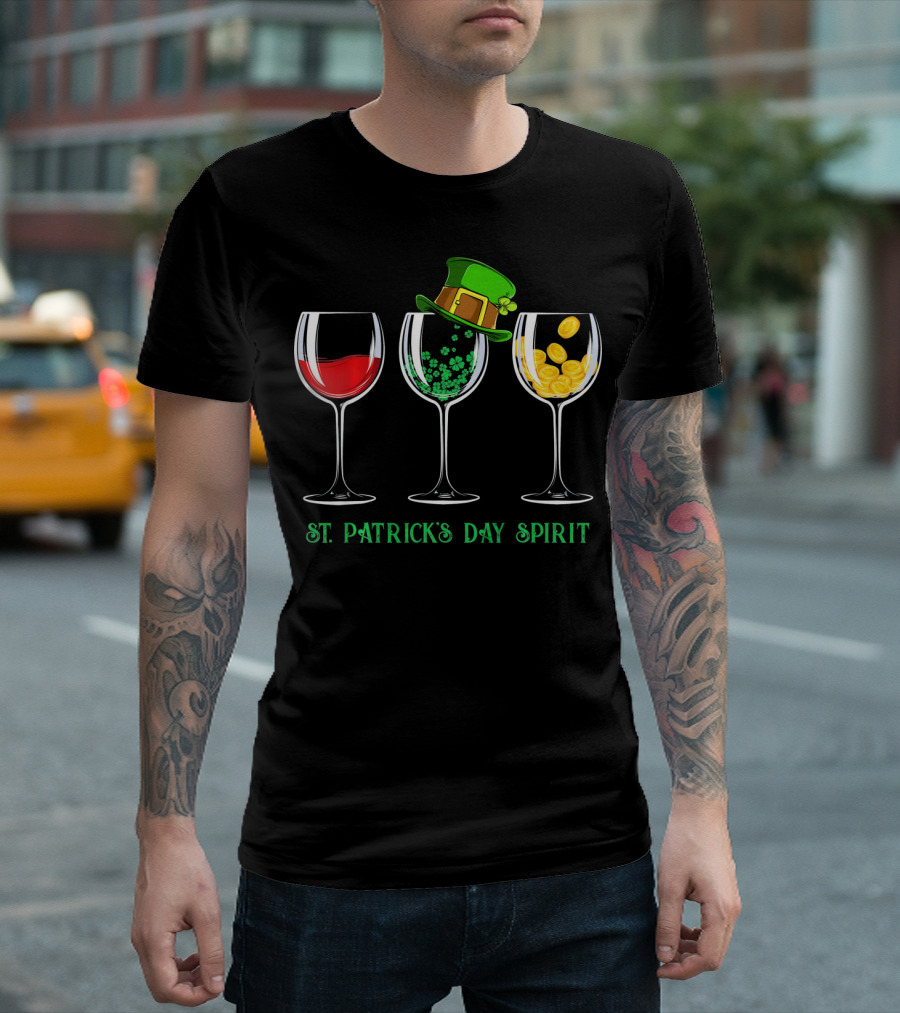 St Patrick's Day Spirit Wine Shamrock Leprechaun Coins T-Shirt