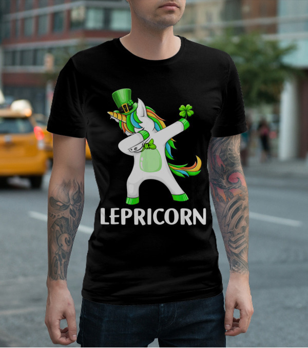 Lepricorn Dabbing Leprechaun Unicorn With Rainbow Mane And Green Hat T-Shirt