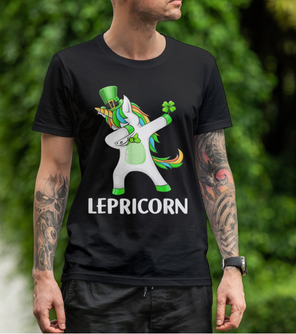 Lepricorn Dabbing Leprechaun Unicorn With Rainbow Mane And Green Hat T-Shirt