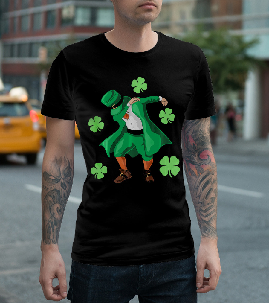 Funny Dabbing Leprechaun With Clovers For St. Patrick's Day T-Shirt