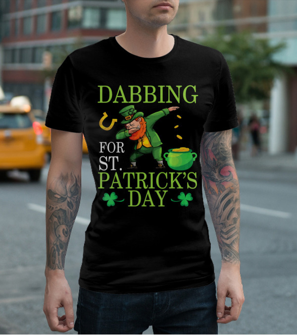 Dabbing Leprechaun Sprinkling Gold For St. Patrick's Day T-Shirt