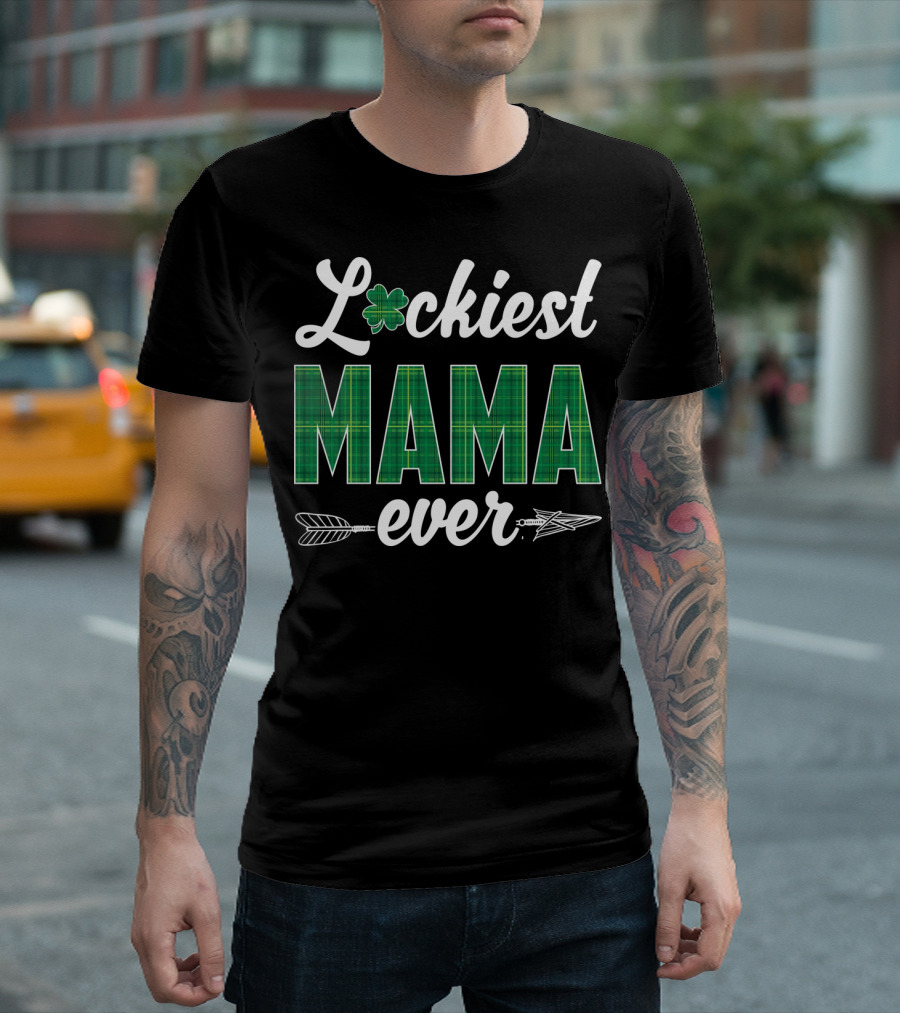 Luckiest MAMA Ever St. Patricks Day Clover Arrow T-Shirt