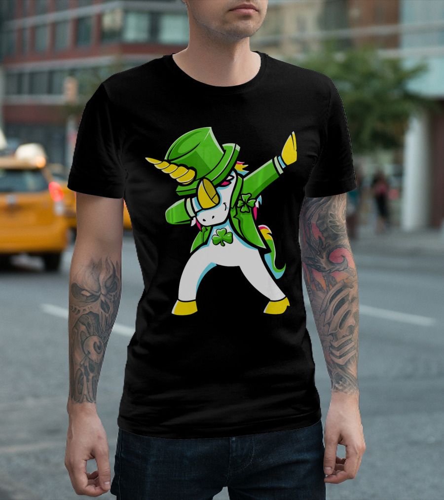 St Patricks Day Unicorn Dabbing Shamrock Hat T-Shirt