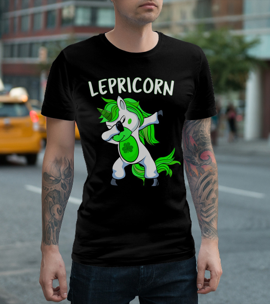 Lepricorn Dabbing Unicorn Leprechaun With Clover T-Shirt