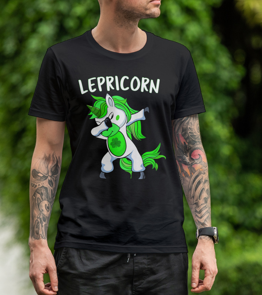 Lepricorn Dabbing Unicorn Leprechaun With Clover T-Shirt