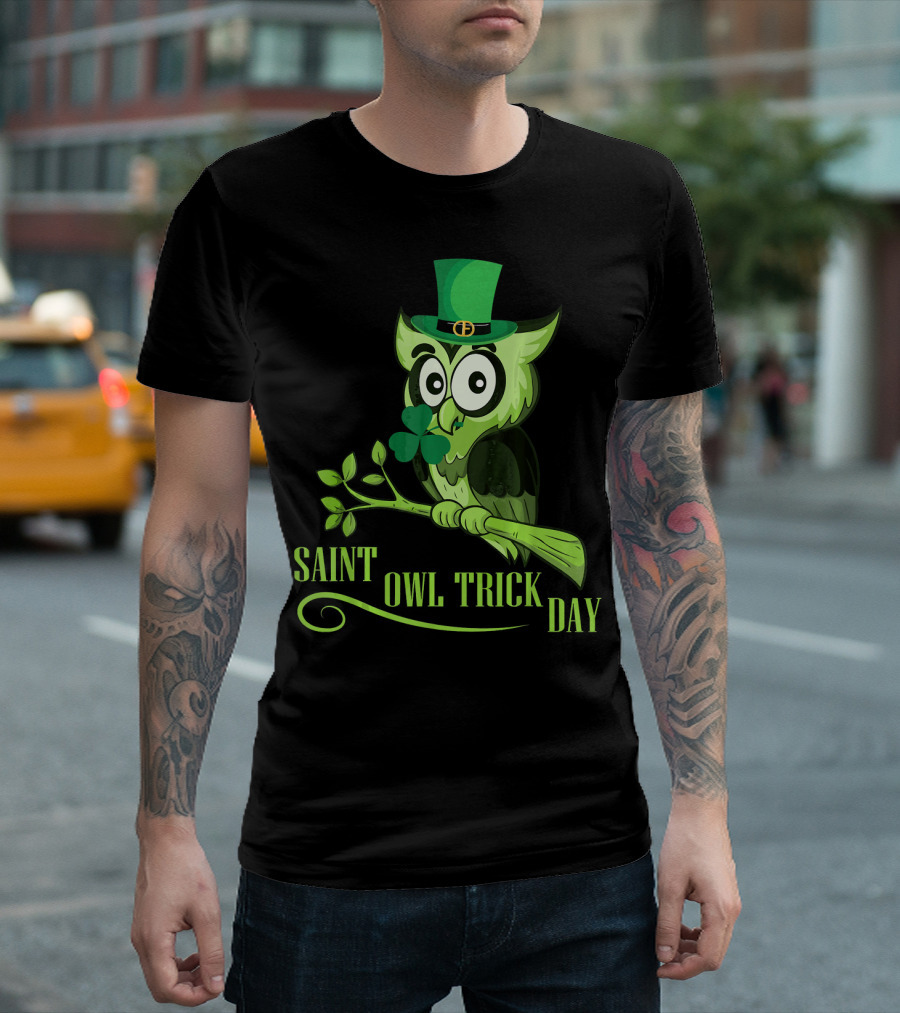 Saint Owl Trick Day Owl With Leprechaun Costume and Shamrock on Tree T-Shirt