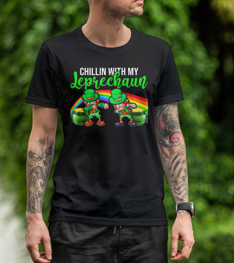 Chillin With My Leprechaun St Patricks Rainbow Pot Of Gold T-Shirt