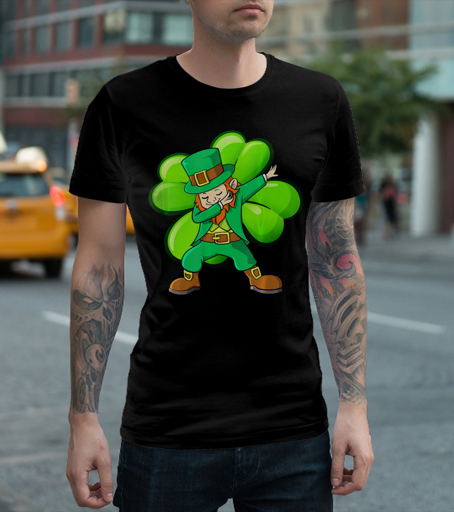 Cute Dabbing Leprechaun with Green Shamrock Background T-Shirt