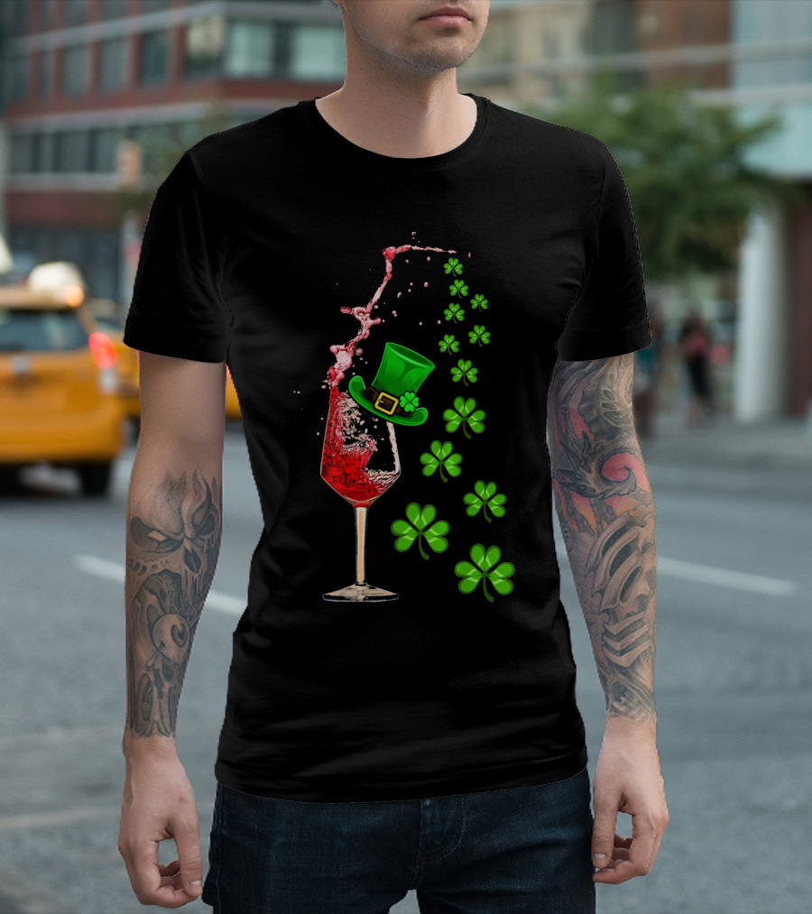St Patricks Day Wine Glass Splash with Shamrocks and Top Hat T-Shirt