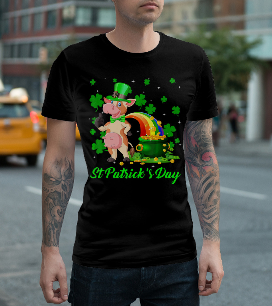 Leprechaun Cow Shamrock St Patrick's Day Rainbow Pot Of Gold T-Shirt