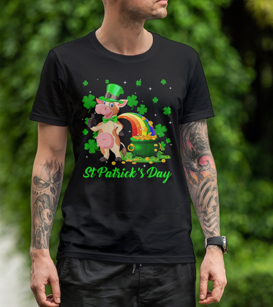 Leprechaun Cow Shamrock St Patrick's Day Rainbow Pot Of Gold T-Shirt