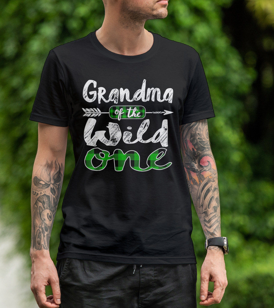 Grandma Of The Wild One Irish Green Plaid Arrow T-Shirt