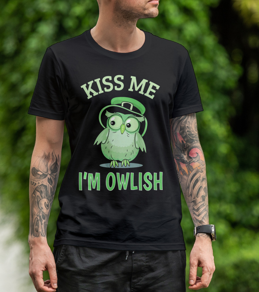 Kiss Me I'm Owlish Irish Owl With Leprechaun Hat T-Shirt