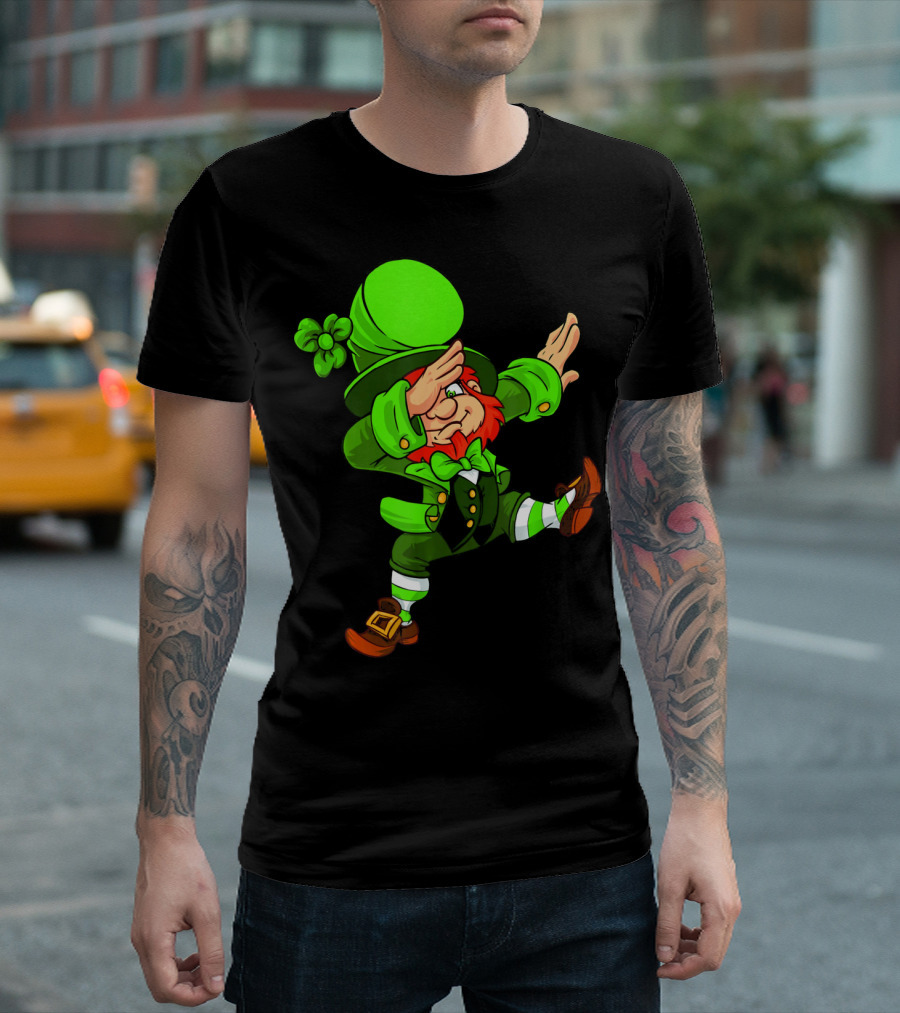 Funny Irish Dabbing Leprechaun with Green Hat and Shamrock T-Shirt