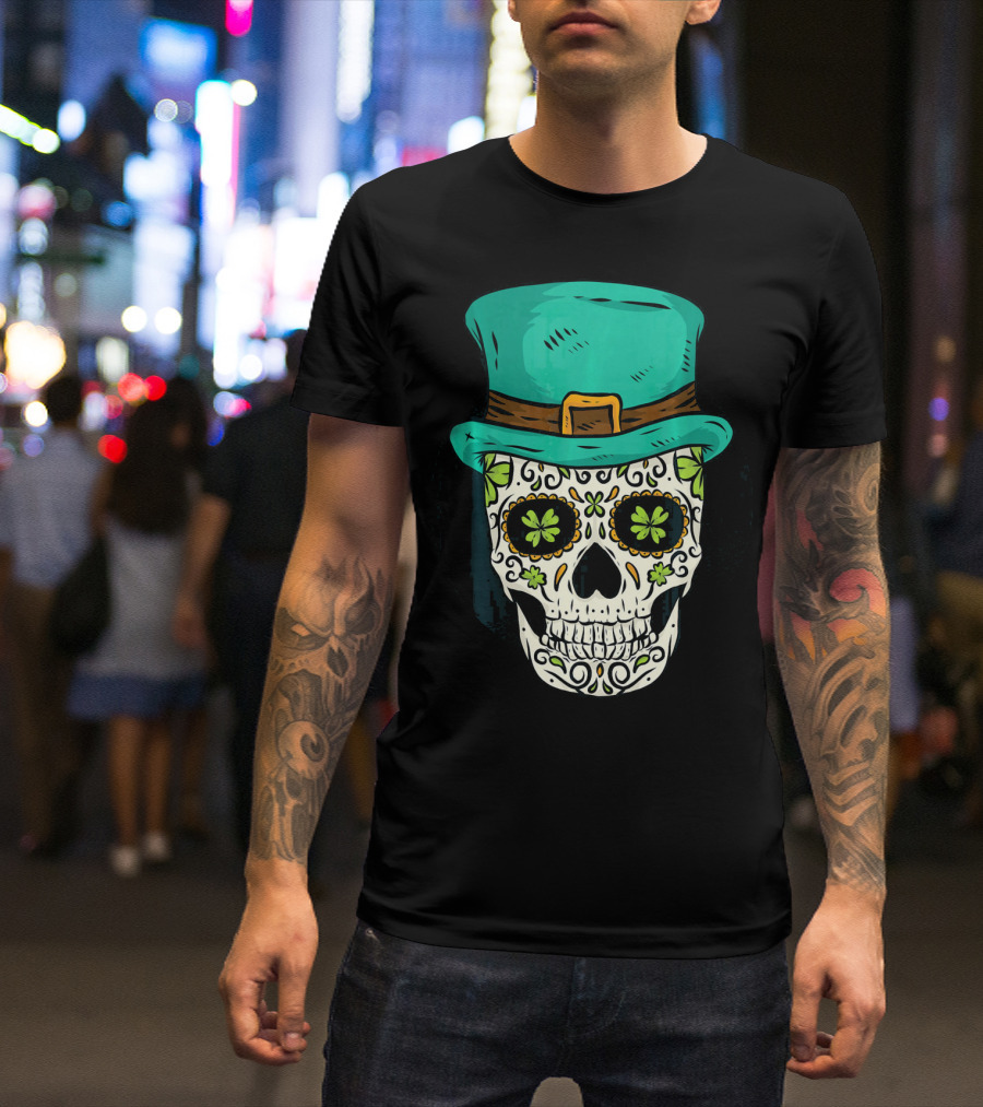 Lucky St. Patrick's Day Green Irish Skull With Celtic Shamrocks And Top Hat T-Shirt