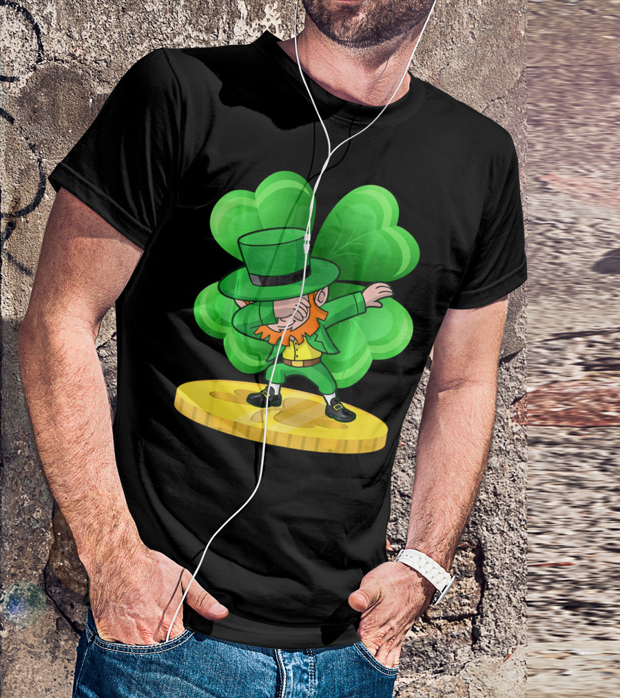 Irish St Patricks Day Dabbing Leprechaun On Shamrock Coin T-Shirt