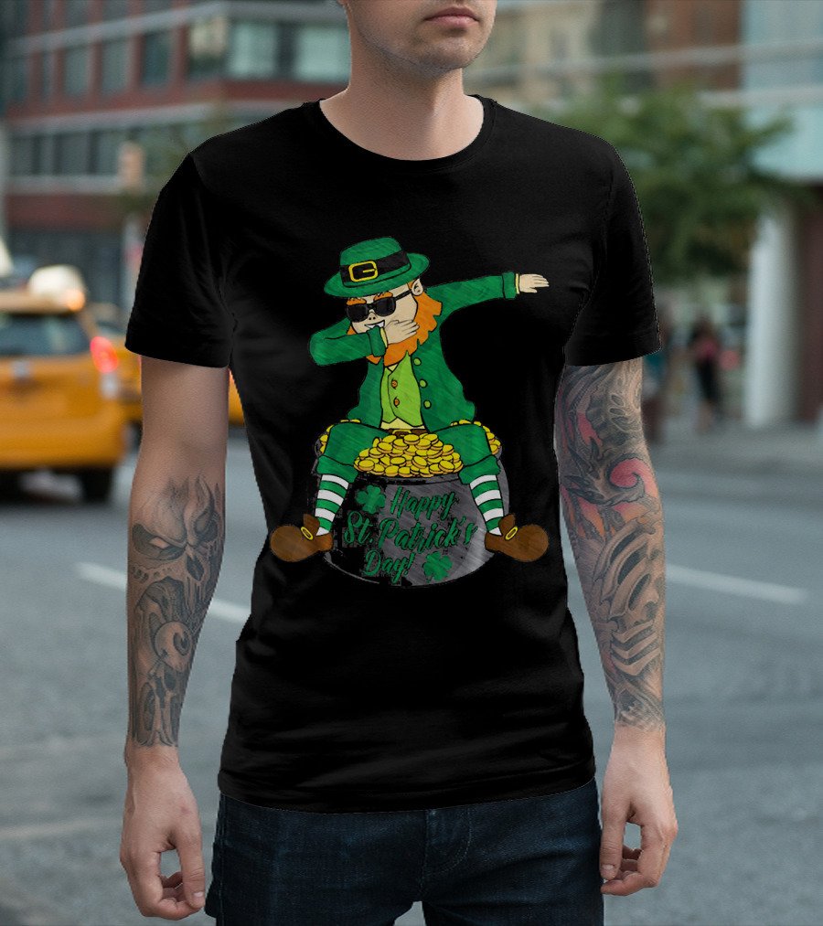 Happy St. Patrick's Day Dabbing Leprechaun Sitting On Gold T-Shirt
