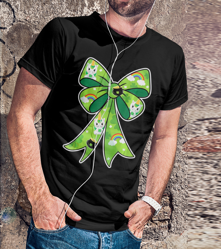 Girls St Patrick's Day Unicorn Bow With Rainbows And Shamrocks T-Shirt