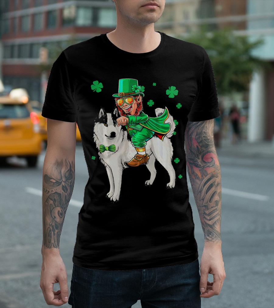 Leprechaun Riding Siberian Husky With Shamrock Bow Tie And Clover Background T-Shirt