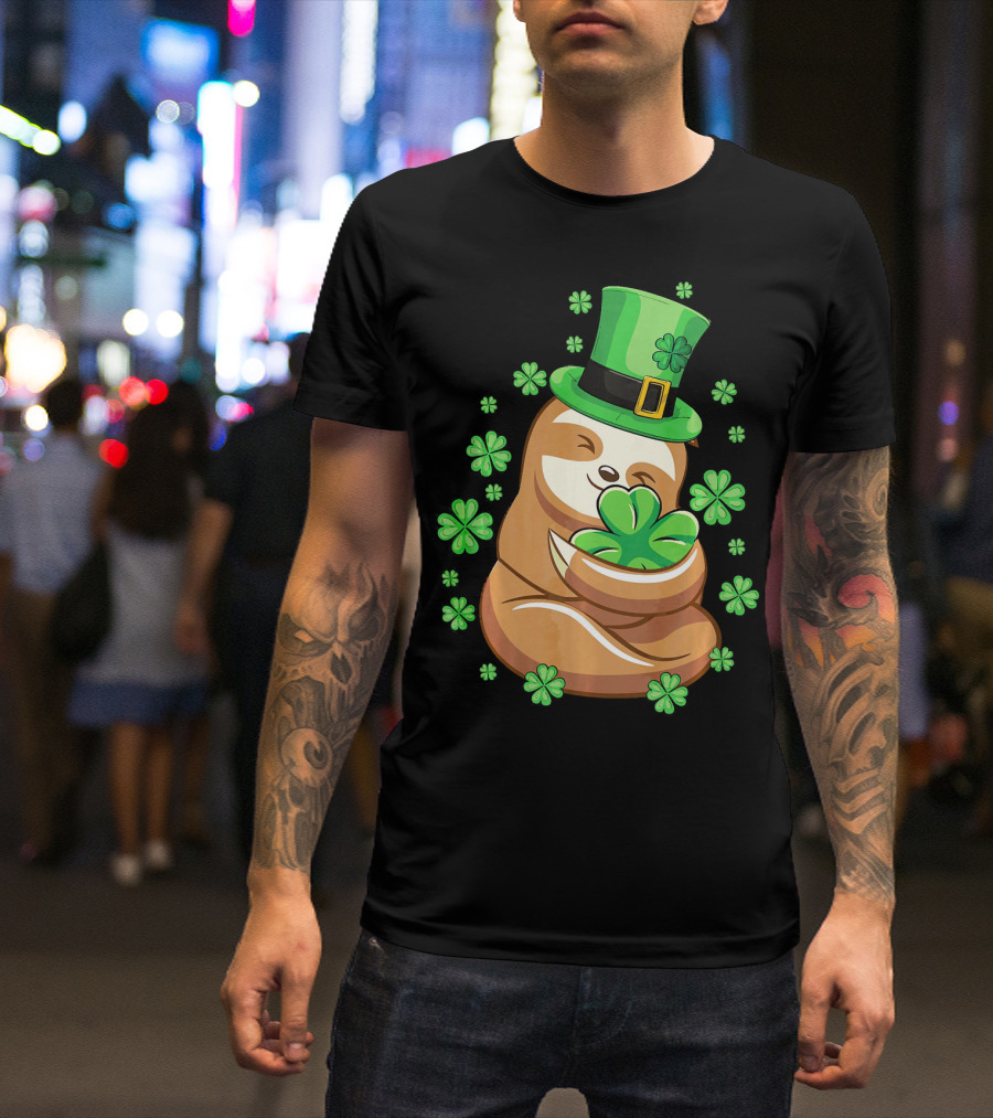 Lucky Sloth St Patricks Day Leprechaun With Shamrocks And Green Hat T-Shirt