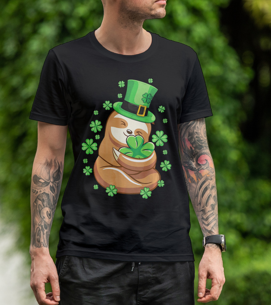 Lucky Sloth St Patricks Day Leprechaun With Shamrocks And Green Hat T-Shirt
