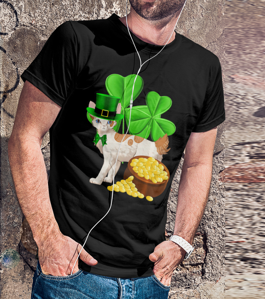 Japanese Bobtail Cat St Patricks Day Lucky Coins Shamrocks Leprechaun Hat T-Shirt