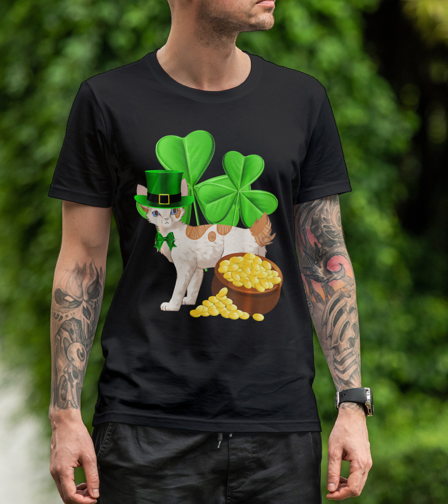 Japanese Bobtail Cat St Patricks Day Lucky Coins Shamrocks Leprechaun Hat T-Shirt