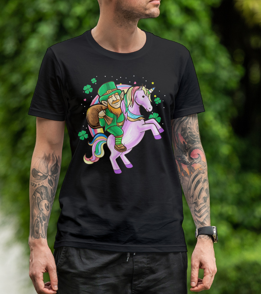 Mens Funny St Patricks Day Leprechaun Riding Unicorn With Shamrocks T-Shirt