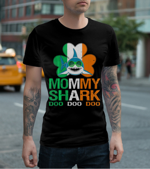 St Patricks Day Mommy Shark Doo Doo Doo Irish Shamrock T-Shirt