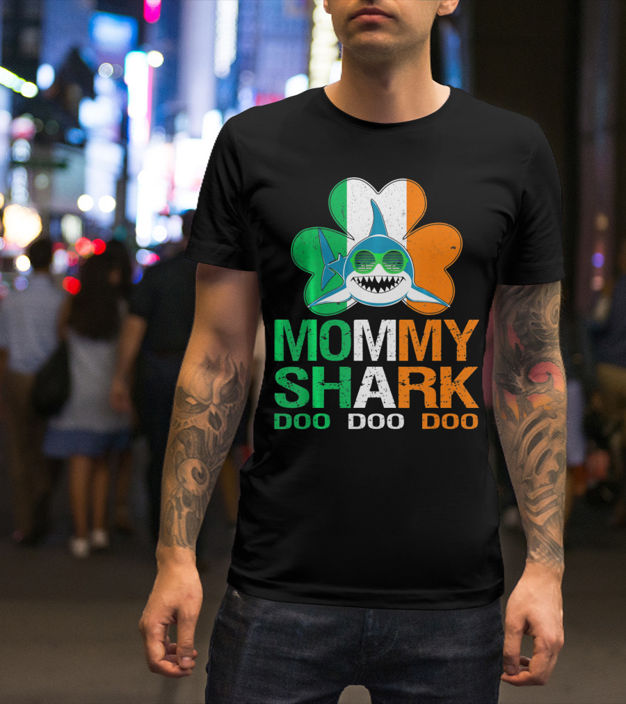 St Patricks Day Mommy Shark Doo Doo Doo Irish Shamrock T-Shirt