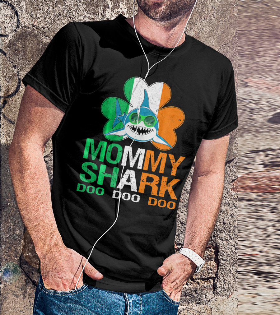 St Patricks Day Mommy Shark Doo Doo Doo Irish Shamrock T-Shirt