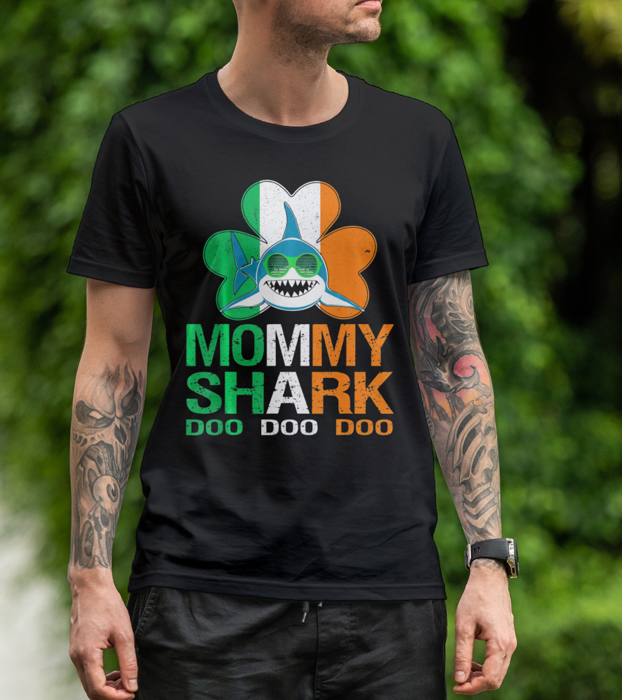 St Patricks Day Mommy Shark Doo Doo Doo Irish Shamrock T-Shirt