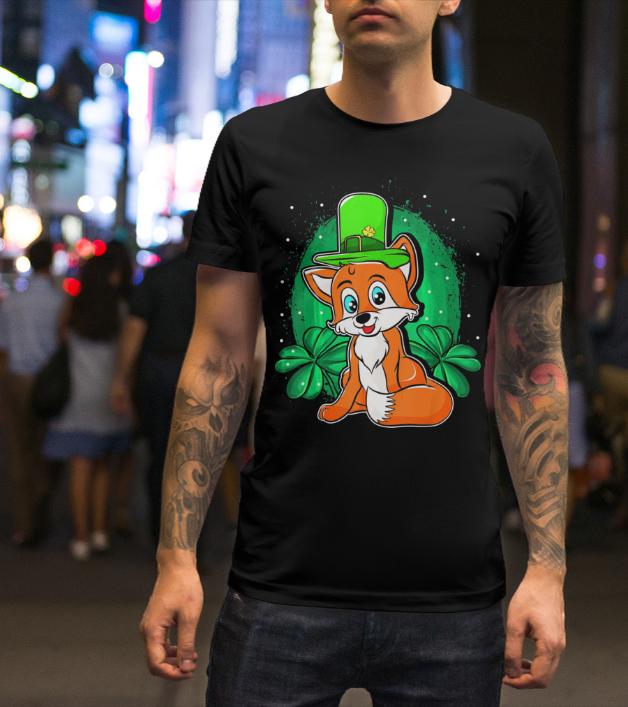 Four Leaf Clover Hat Fox Saint Patrick's Day T-Shirt