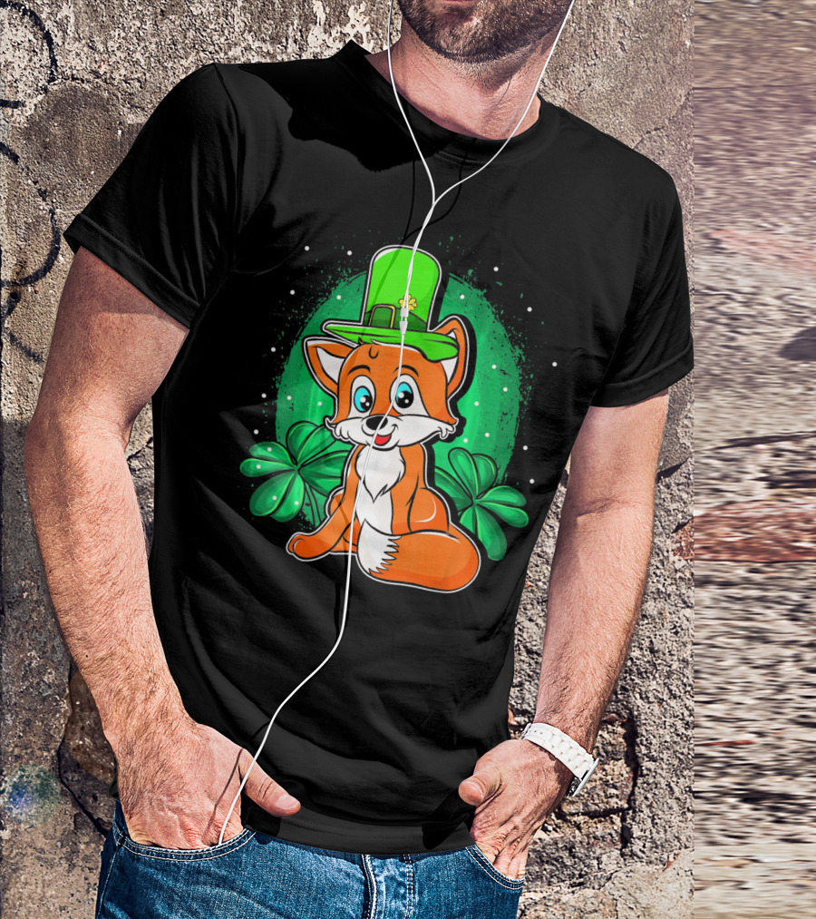 Four Leaf Clover Hat Fox Saint Patrick's Day T-Shirt