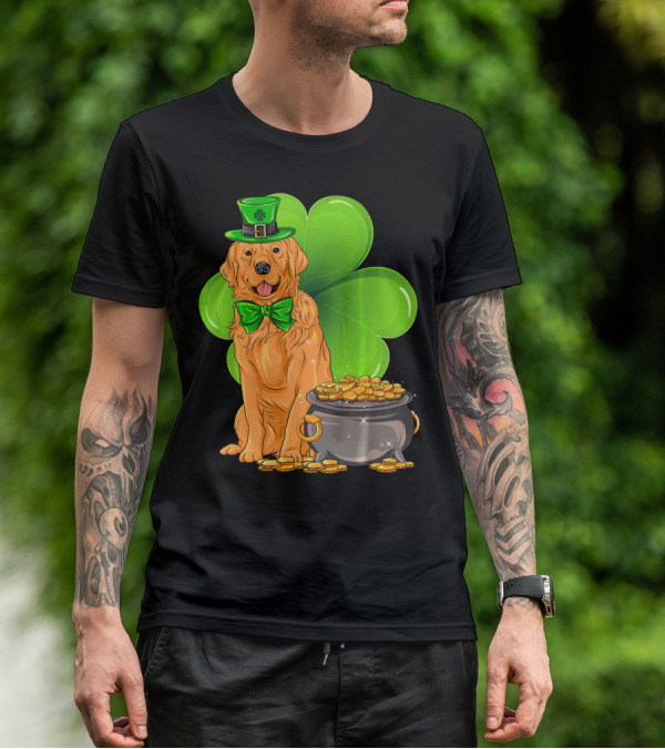 Golden Retriever St Patricks Day Leprechaun With Shamrock And Pot Of Gold T-Shirt