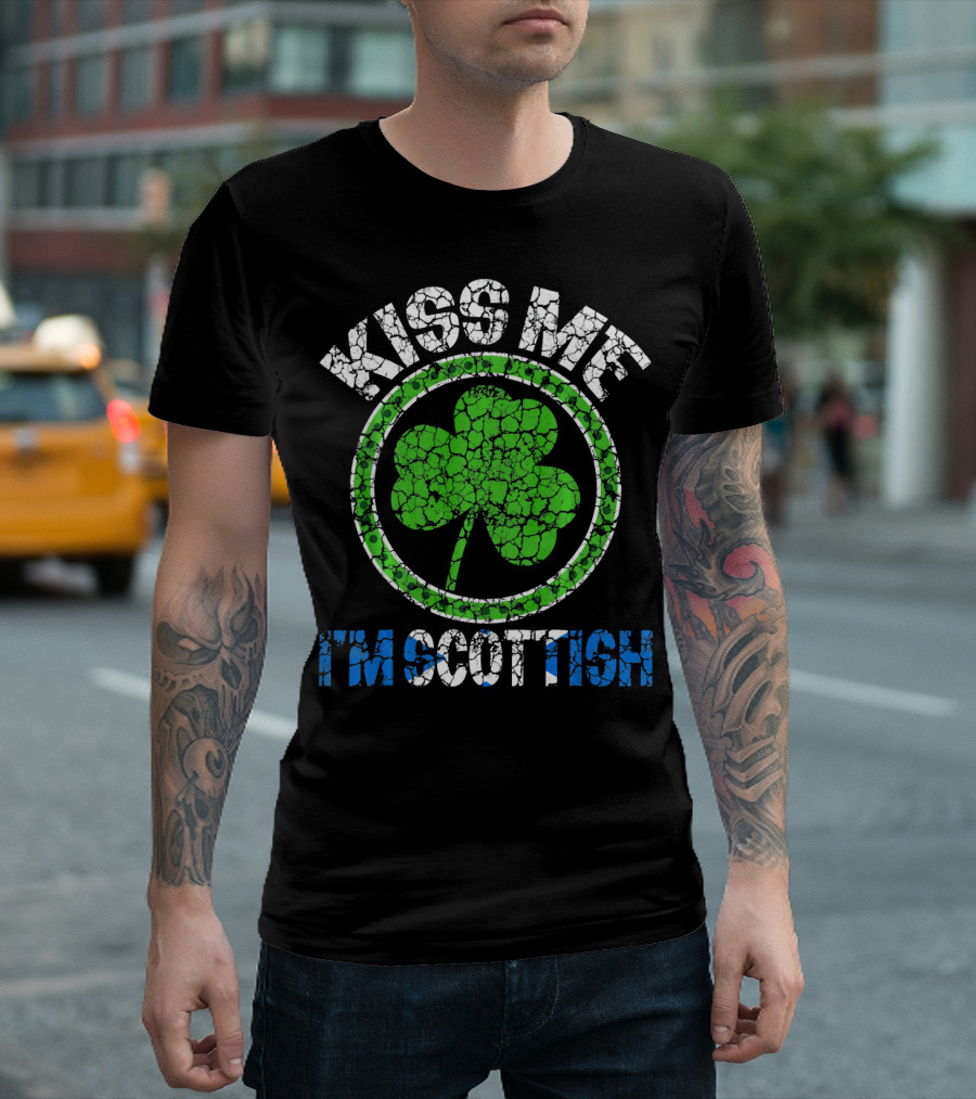 Kiss Me I'm Scottish Shamrock St Patricks Day T-Shirt
