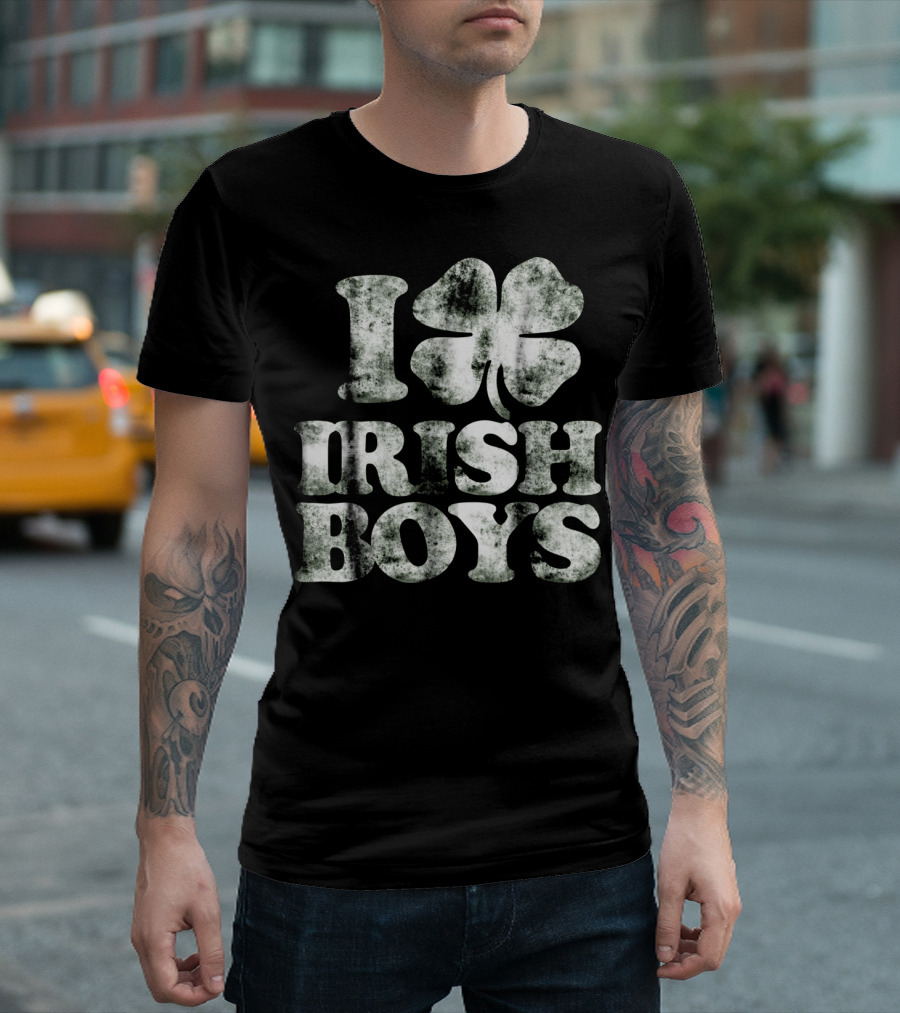 I Love Irish Boys Vintage Shamrock Irish Boys Shamrock T-Shirt