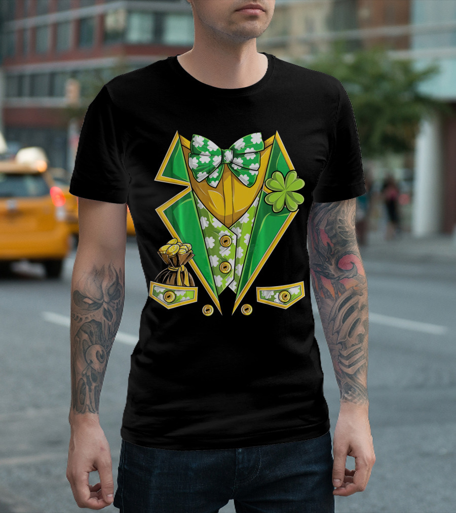 Leprechaun Costume St Patricks Green Suit With Shamrocks And Gold Coins T-Shirt